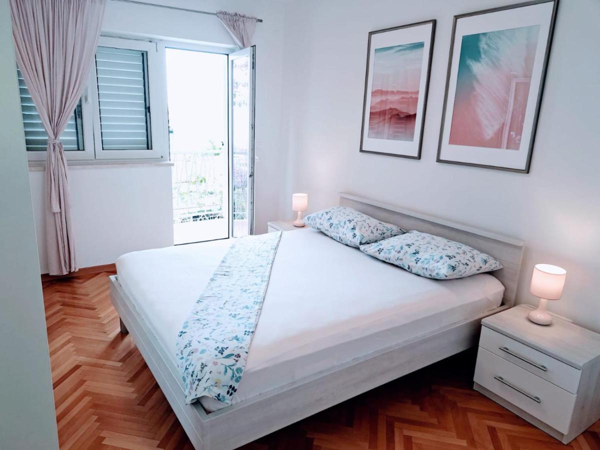 Apartman Nina オミシュ エクステリア 写真